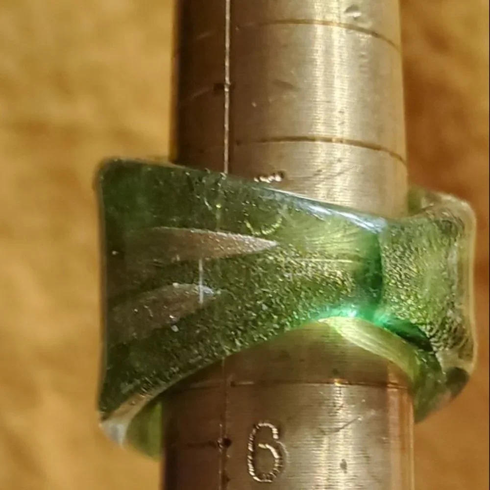 Glass ring - Picture 3 of 3